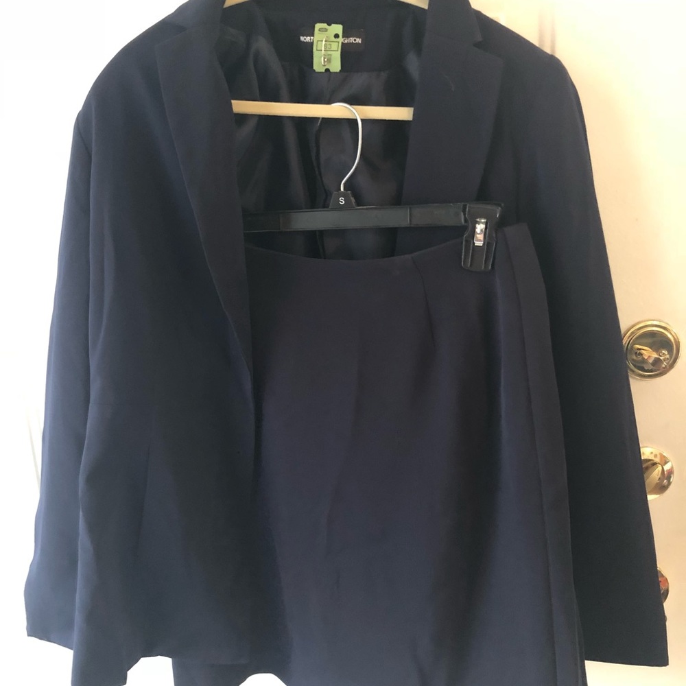 Dress suit